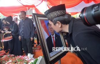 Prosesi Pemakaman Jenderal TNI (Purn) Ryamizard Ryacudu di TMP Kalibata