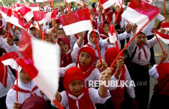 Sambut HUT RI, Ribuan Bendera Merah Putih Dibagikan Gratis di Gorontalo