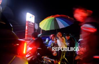 Warga Siborongborong Taput Harus Antre Berjam-jam untuk Dapatkan BBM