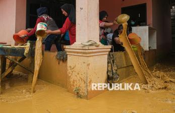 Hujan Deras, Permukiman Warga di Kendari Terendam Banjir