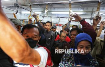 In Picture: Imbas KRL anjlok, KAI Lakukan Rekayasa Perjalanan KRL Lintas Bogor-Kota