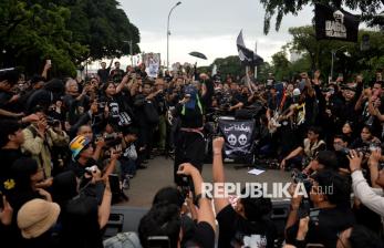 Distorsi Band Sukatani di Peringatan 19 Tahun Aksi Kamisan 