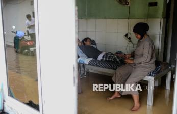 Tanggul Irigasi Kali Cisereh Jebol, Puluhan Rumah Warga di Serang Terendam Banjir