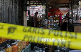 Melihat Sisa-Sisa Kebakaran yang Hanguskan Dua Ruko di Pasar Ciputat