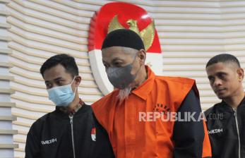Mengunakan Peci, Penyuap Walikota Bandung Ditahan KPK