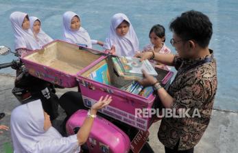 Dorong Minat Baca Pelajar Lewat Perpustakaan Motor Keliling