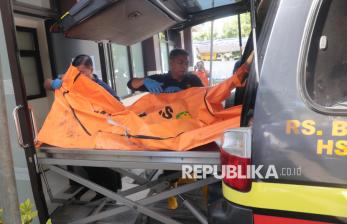 In Picture: DVI Polda Jatim Terima 50 kantong Jenazah Korban Ponpes Al Khoziny