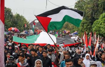 In Picture: Aksi Bela Palestina di Batang
