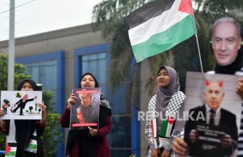 In Picture: Dukungan Palestina Merdeka Menggema di Tugu Kujang Bogor