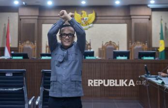 Senyum Immanuel Ebenezer Usai Divonis 4,5 Tahun Penjara