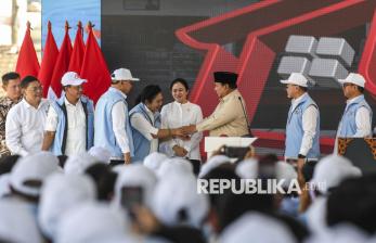 Momen Presiden Prabowo dan Titiek Soeharto saat Resmikan Kopdes Merah Putih