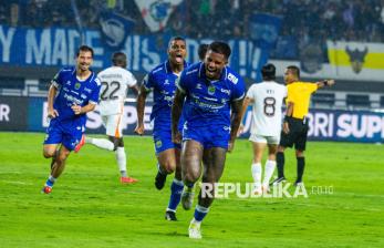 Persib Bandung Pesta Gol ke Gawang Borneo FC