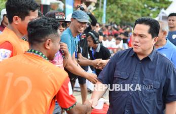 Erick Thohir Buka Piala Bola Pantai Indonesia 2024