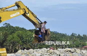 Jembatan Darurat Hanyut, Jalur Darat Penyintas Banjir di Palembayan Terhambat