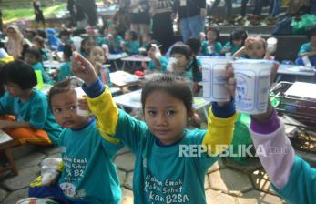 In Picture: Cegah Stunting Lewat Gerakan Konsumsi Makan Telur dan Susu