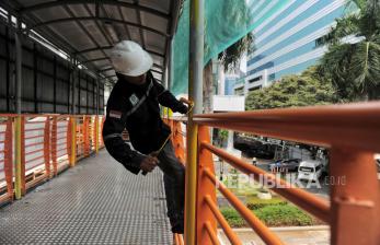 In Picture: Beri Kenyamanan Pejalan Kaki, JPO Halte Kuningan Madya Aini Direvitalisasi