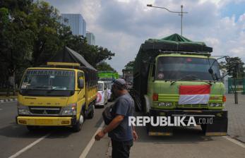 Tolak Aturan ODOL, Puluhan Sopir Truk Demo di Jakarta
