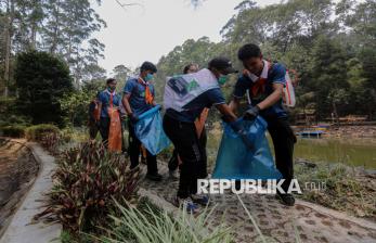 Intip Keseruan Gerakan Bebersih Leuweung di Kilometer 0 Citarum