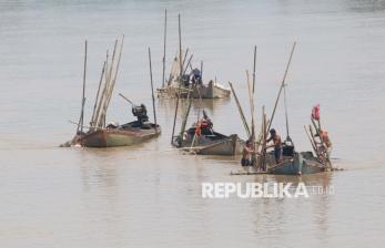 Aktivitas Penambangan Pasir Ilegal di Sungai Brantas Kembali Marak 