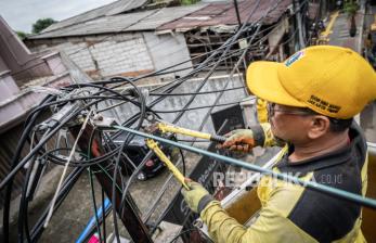 Penertiban Kabel Utilitas Udara di Jakarta