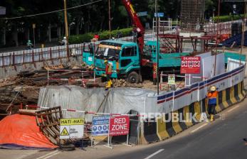 Pembangunan LRT Jakarta Mulai Angkat Balok Girder