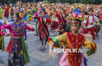 1.000 Penari Ramaikan Pagelaran Tarian Nusantara di TMII
