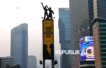 Di Bawah Monumen Selamat Datang, Keresahan soal Krisis Iklim dan Beban Hidup Disuarakan