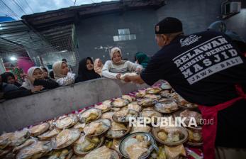 Masjid Jogokariyan Bagikan 3.800 Porsi Takjil Gratis Setiap Hari Selama Ramadhan 