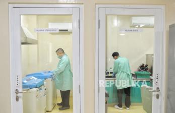 In Picture: Melihat Lebih Dekat Aktivitas Laboratorium Lingkungan Hidup DLH Jakarta