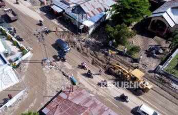 In Picture: Proses Pembersihan Lokasi Terdampak Banjir Bandang di Gorontalo