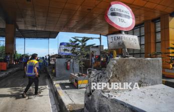 In Picture: Kondisi Gerbang Tol Ciawi 2 Pasca Kecelakaan Beruntun yang Tewaskan 8 Orang