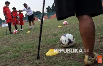 PSAI Tempa Bibit Pesepak Bola Amputasi Muda Lewat Coaching Clinic