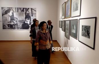 Megawati Kunjungi Pameran Gelegar Foto Nusantara Karya Guntur Soekarnoputra