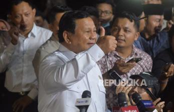 In Picture: Prabowo Temui Wartawan Usai Panggil Sejumlah Tokoh di Kertanegara