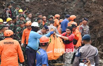 In Picture: Lima Orang Meninggal Dunia Akibat Tanah Longsor di Denpasar