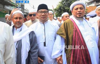 Sambangi Kwitang, Ridwan Kamil Disambut Habib Ali Kwitang