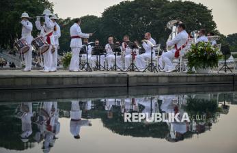 Penampilan UK Royal Marine Band Turut Meriahkan HUT ke-498 Jakarta