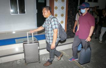 KPK Geledah Kantor Bea Cukai Kudus, Bawa Dua Koper Barang Bukti