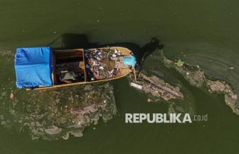 In Picture: Buang Sampah Sembarangan di Kendari Bisa Kena Denda Puluhan Juta