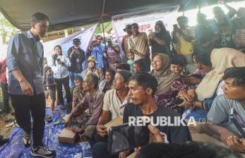 Wapres Gibran Sapa Pengungsi Banjir di Agam Sumbar