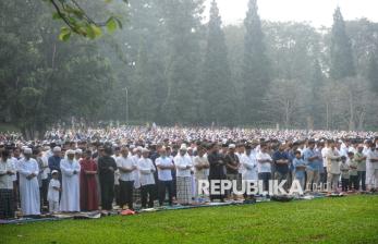 In Picture: Suasana Syahdu Sholat Idul Adha di Kebun Raya Bogor