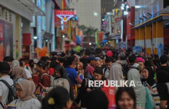 Lautan Manusia Padati Area PRJ di Libur Akhir Pekan