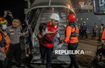 111 Penumpang Selamat KM Mutiara Sentosa II Dievakuasi ke Surabaya