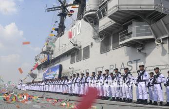 KRI Sriwijaya-100 Resmi Masuk Armada TNI AL, Jadi Kapal Induk Pertama Indonesia