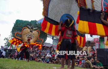 In Picture: Sebanyak 77 Seniman Reog Meriahkan Festival Banjir Reog