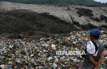 In Picture: Tumpukan Sampah di TPA Galuga Longsor, Satu Orang Meninggal Dunia