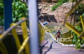 Kondisi Jembatan di Pesisir Selatan Sumbar yang Terputus Akibat Banjir Bandang