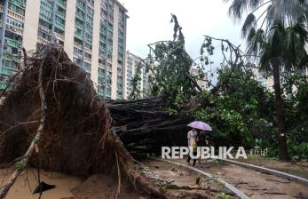 Amukan Topan Ragasa Lumpuhkan Kota Hong Kong