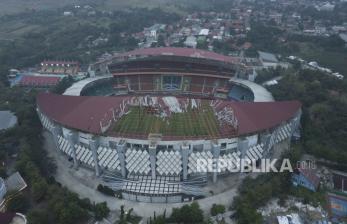 Penampakan Atap Stadion Wibawa Mukti yang Rusak Diterjang Angin