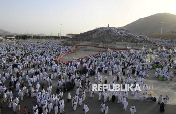 Jutaan Jamaah Haji Jalani Wukuf di Arafah